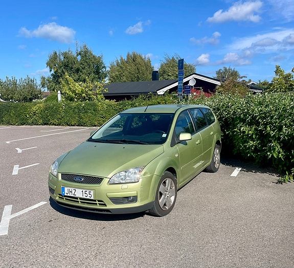 Ford Focus 2 of 6