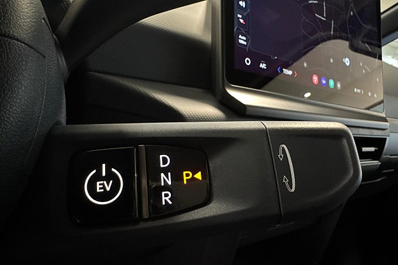 Kia PV5 12 of 17