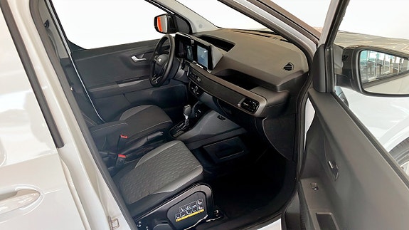 Ford Courier 3 of 12