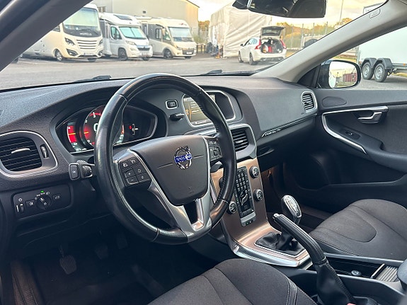 Volvo V40 Cross Country 8 of 20