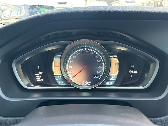 Volvo V40 Cross Country 13 of 20