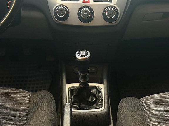 Kia Ceed 12 of 19