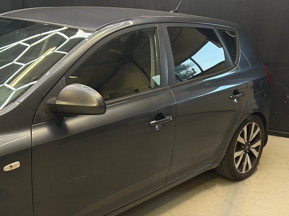 Kia Ceed 14 of 19