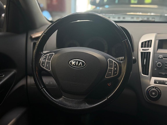 Kia Ceed 9 of 19