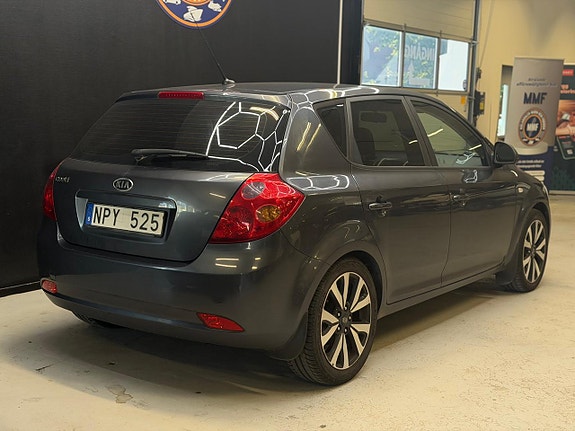 Kia Ceed 17 of 19