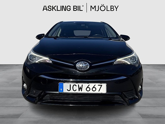 Toyota Avensis 4 of 12