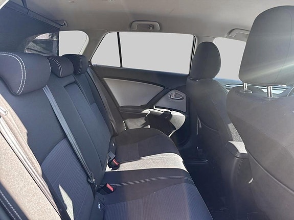 Toyota Avensis 7 of 12