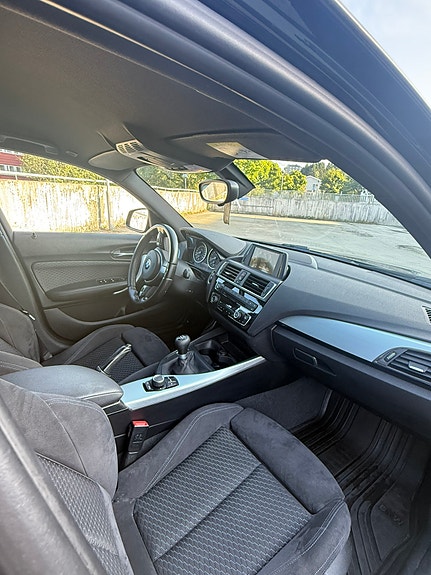 BMW 118i 5 of 7