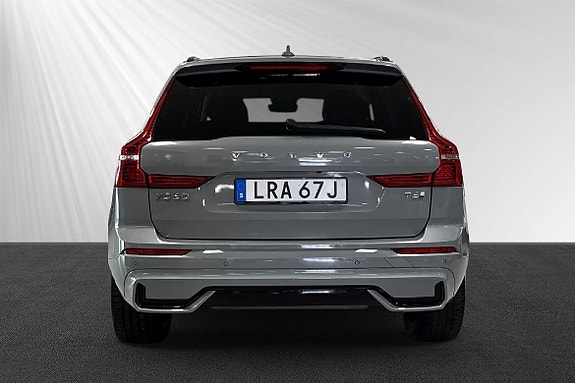 Volvo XC60 2 of 12