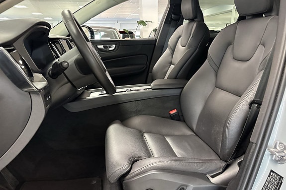 Volvo XC60 10 of 12