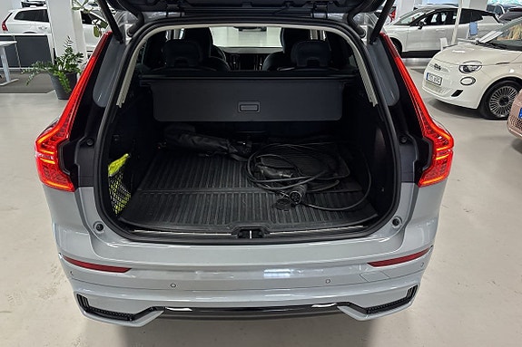 Volvo XC60 8 of 12