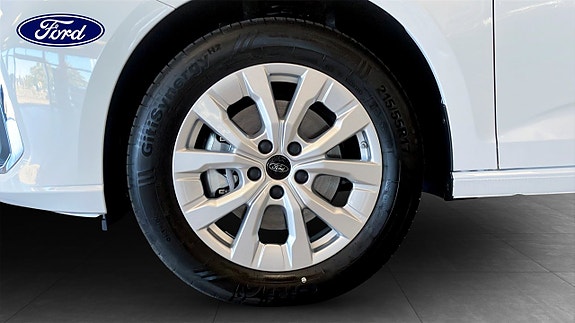 Ford Transit Connect 9 of 12