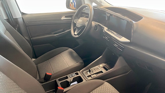 Ford Transit Connect 3 of 12
