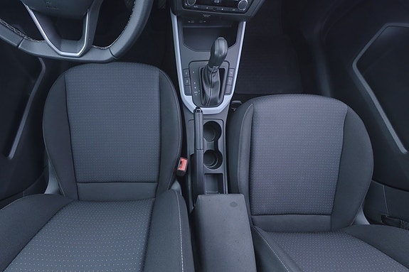Seat Arona 9 of 14