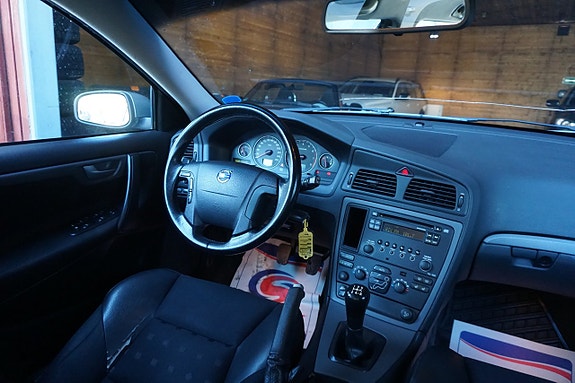 Volvo V70 5 of 7