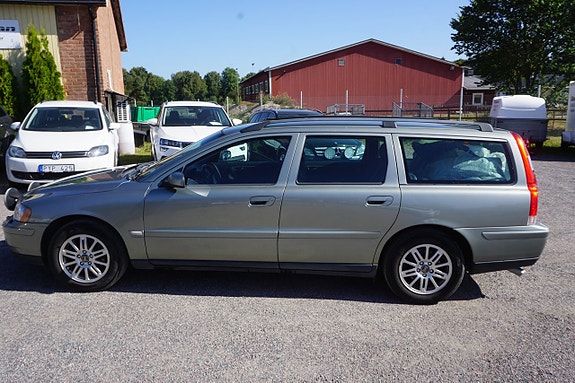 Volvo V70 4 of 7