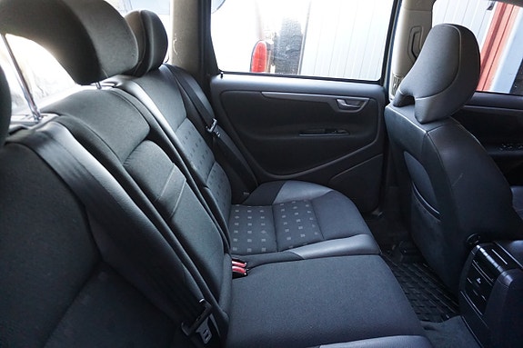 Volvo V70 6 of 7
