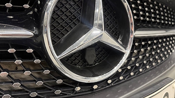 Mercedes-Benz CLA250 10 of 26