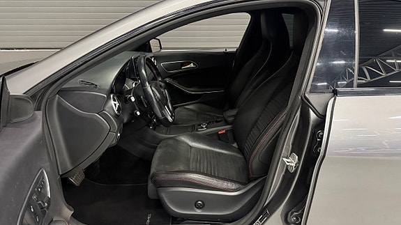 Mercedes-Benz CLA250 11 of 26