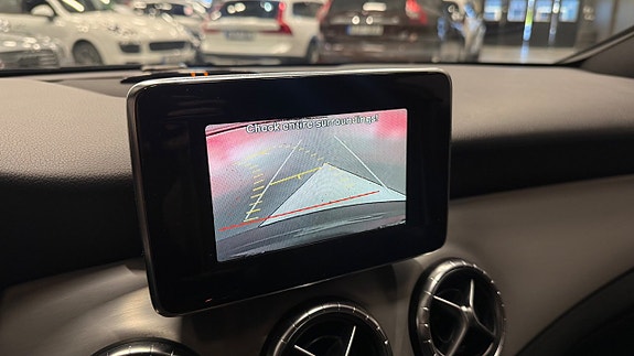 Mercedes-Benz CLA250 20 of 26