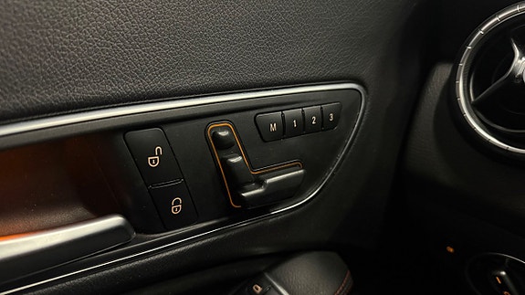 Mercedes-Benz CLA250 24 of 26