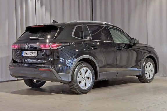Volkswagen Tiguan 4 of 16