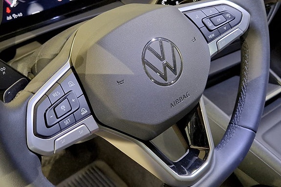 Volkswagen Tiguan 9 of 16
