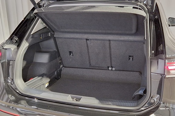 Volkswagen Tiguan 6 of 16