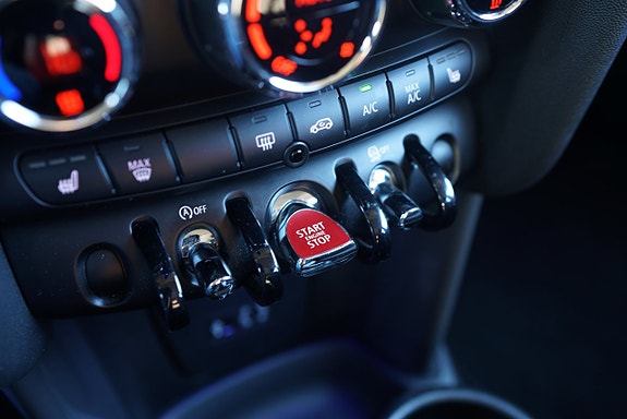 MINI Cooper 14 of 17