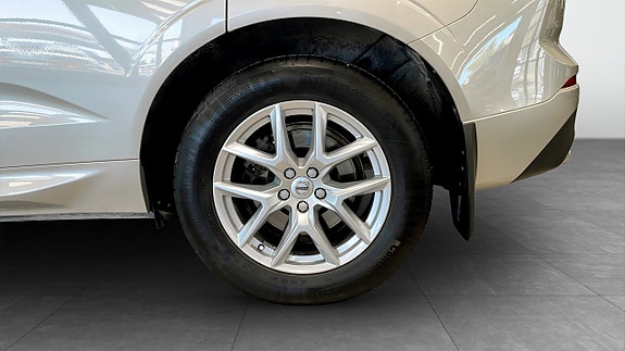 Volvo XC60 6 of 15