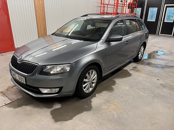 Skoda Octavia 2 of 12