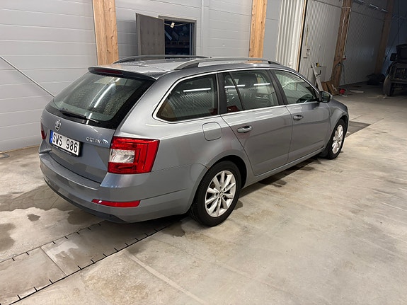 Skoda Octavia 3 of 12