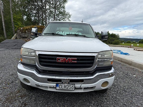 GMC Sierra 2 of 10