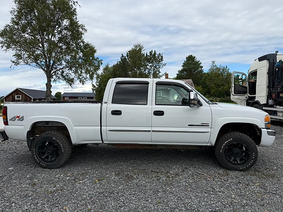 GMC Sierra 4 of 10