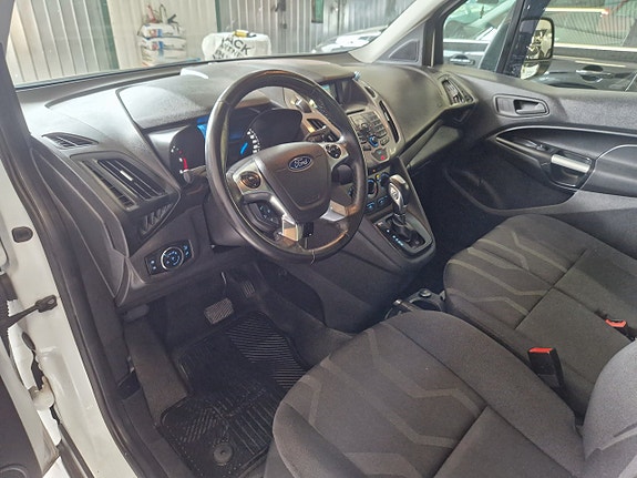 Ford Transit Connect 6 of 18
