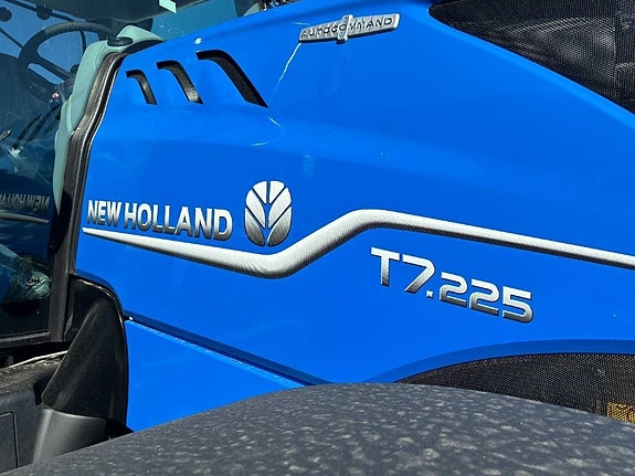 New Holland T7.225AC FLP 5 of 12