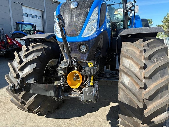 New Holland T7.225AC FLP 4 of 12