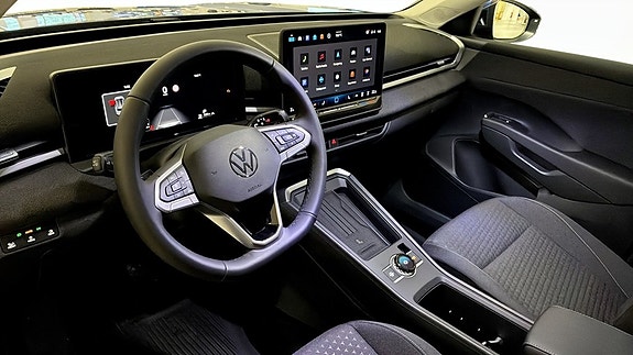 Volkswagen T-Roc 7 of 12