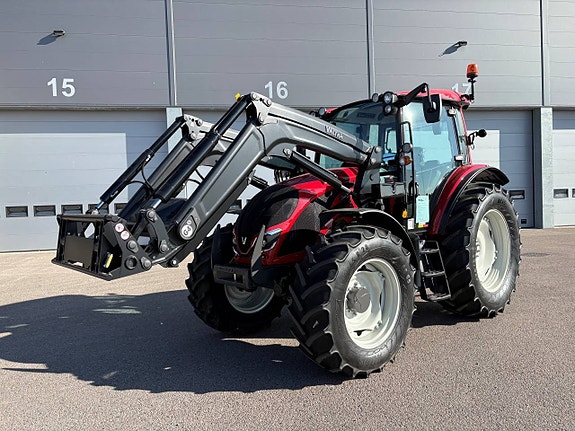 Valtra A115 HiTech / Lastare / 25 timmar / Räntekampanj 3 of 12