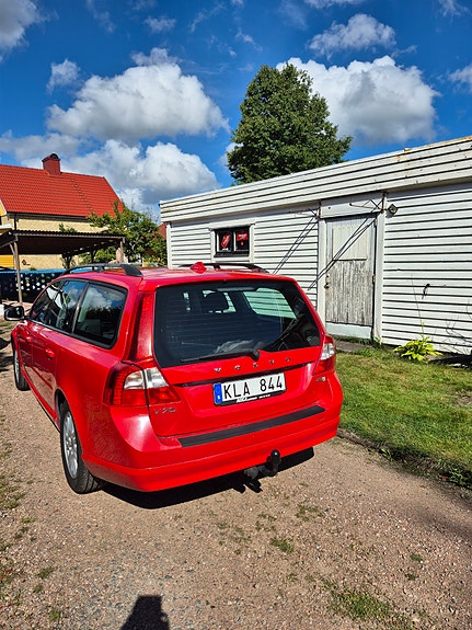 Volvo V70 3 of 6