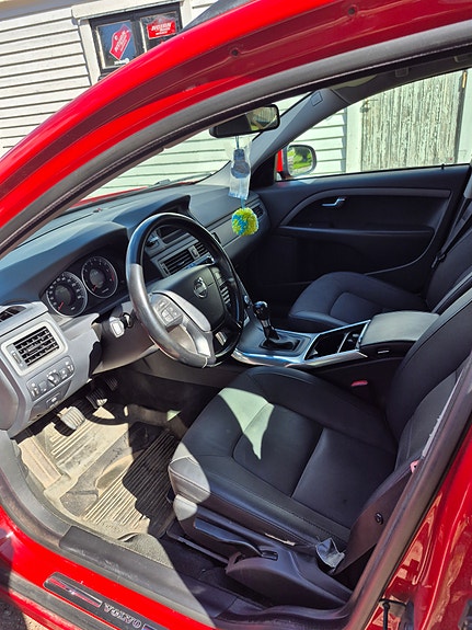 Volvo V70 5 of 6