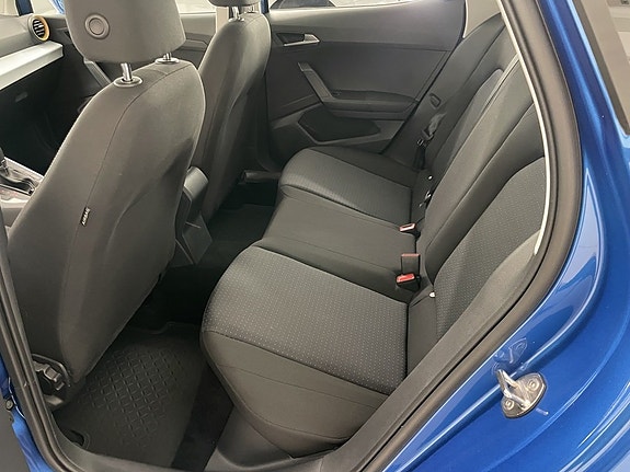 Seat Arona 9 of 21