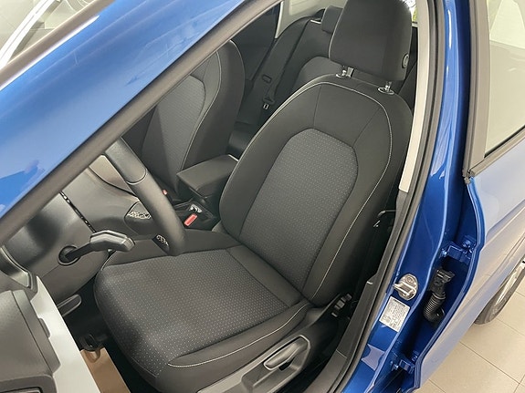 Seat Arona 8 of 21