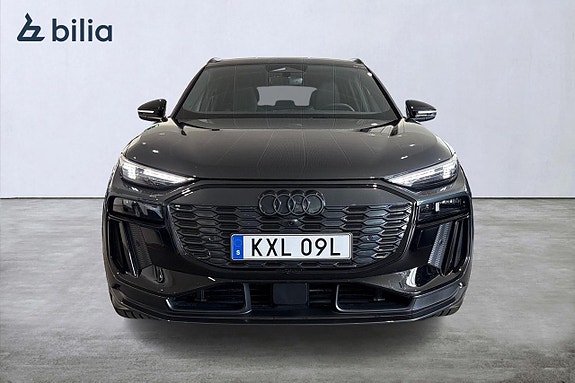 Audi Q6 e-tron 8 of 27