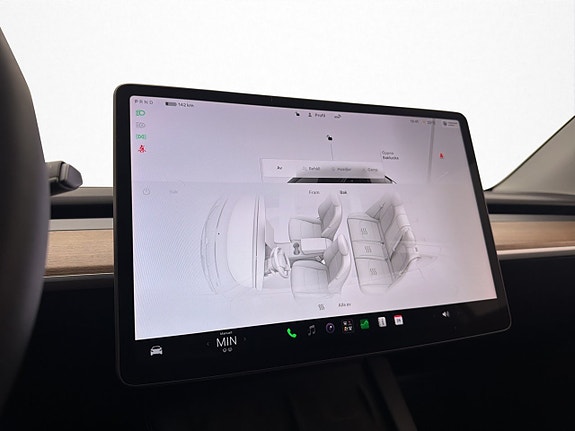 Tesla Model Y 23 of 30