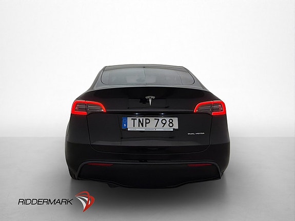 Tesla Model Y 8 of 30