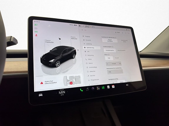 Tesla Model Y 23 of 30