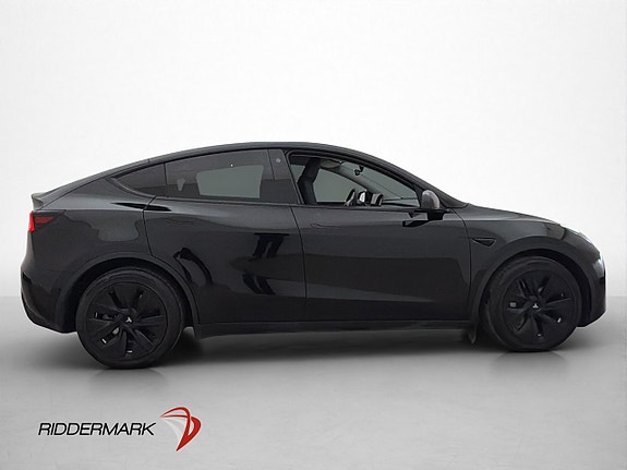 Tesla Model Y 5 of 30