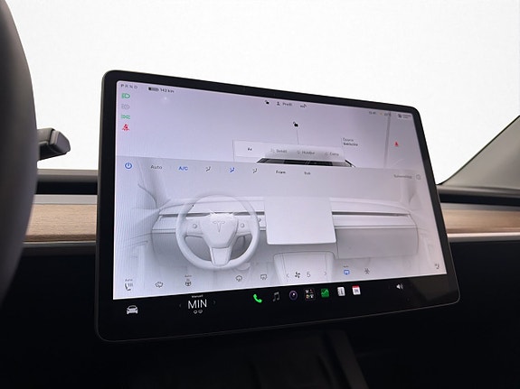 Tesla Model Y 21 of 30