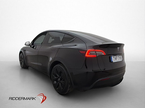 Tesla Model Y 9 of 30